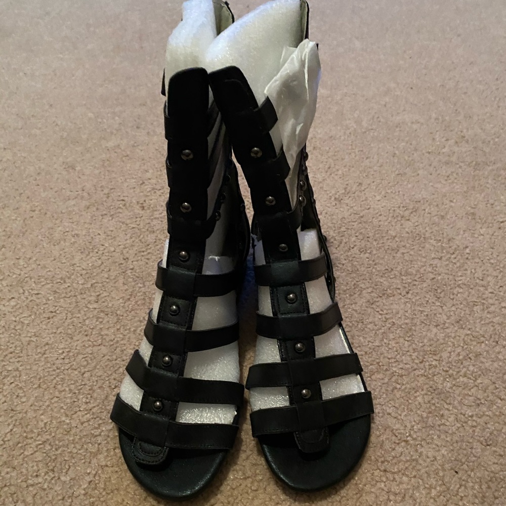 Sandals - Picture 2 of 5